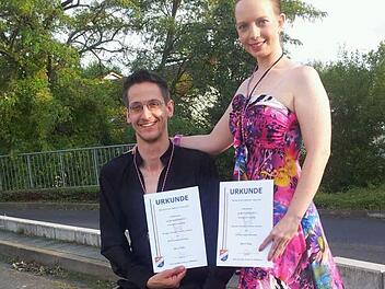 Endlich wieder tanzen! Für Corinna Frerichs ist ein Traum wahr geworden, seit sie mit Thomas Schuler wieder ihrem Hobby nachgehen kann. Nach nicht einmal einmal Jahr Training hat das Paar schon zahlreiche Erfolge gesammelt. Foto: privat