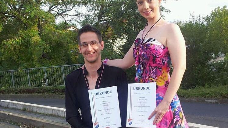 Endlich wieder tanzen! Für Corinna Frerichs ist ein Traum wahr geworden, seit sie mit Thomas Schuler wieder ihrem Hobby nachgehen kann. Nach nicht einmal einmal Jahr Training hat das Paar schon zahlreiche Erfolge gesammelt. Foto: privat