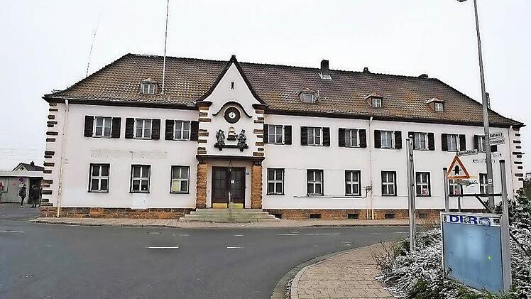 Kein richtiger Bahnhof mehr: der "Haltepunkt" in Hirschaid Foto: Rinklef