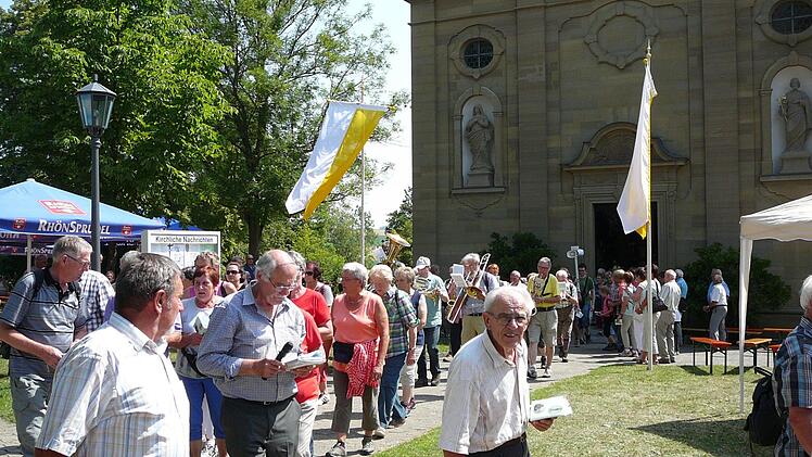 Bei der Wallfahrt 2017: Am Mikrofon Vorbeter Hubert Weigand Simone Endres
