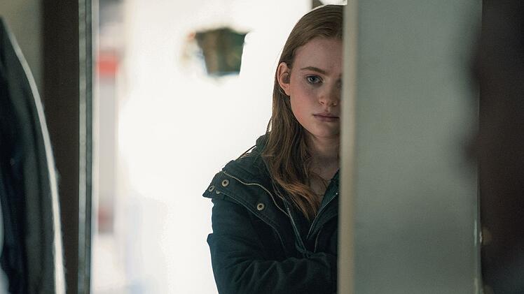 Hinter Ellies (Sadie Sink) Wut verbirgt sich auch das Bed&uuml;rfnis nach Zuneigung.