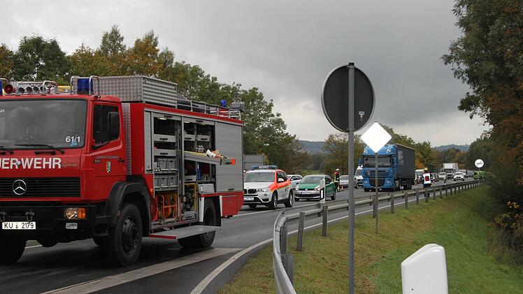 Zu einem schweren Unfall kam es heute auf der B289 in Kulmbach in Höhe Kauernburg. Foto: Stephan Tiroch