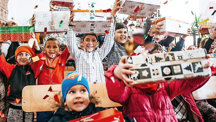 Jubiläum bei "Weihnachten im Schuhkarton": Zum 25. Mal kann man Kindern mit einem kleinen Geschenkpaket eine große Freude machen. Der CVJM Altenstein beteiligt sich an der Aktion und nimmt Pakete entgegen, um sie dann weiterzuleiten.  Foto: David Vogt/Samaritan's Purse
