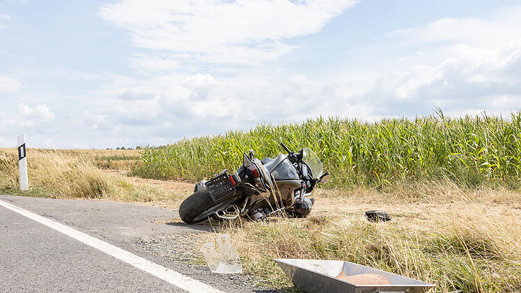 63-Jähriger stirbt bei schwerem Motorradunfall
