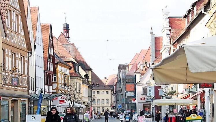 Schon früh am Morgen steht Forchheim für seine Besucher am Sonntag offen.  Foto: Andreas Hofbauer