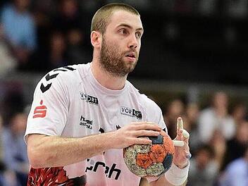 Max Bauer (im Bild) trumpfte insbesondere in der Endphase auf und führte den HSC Bad Neustadt zu seinem zweiten Saisonsieg. Die Rotmilane besiegten den HC Elbflorenz II mit 27:25. Foto: Anand Anders