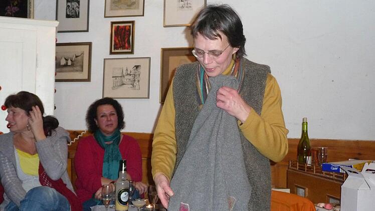 Mia Hochrein  und ihre geliebte Stopfweste.