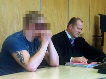 Der Angeklagte und sein Verteidiger Thomas Drehsen. Ob sie in Revision gehen, ist noch nicht klar. Foto: Christiane Lehmann