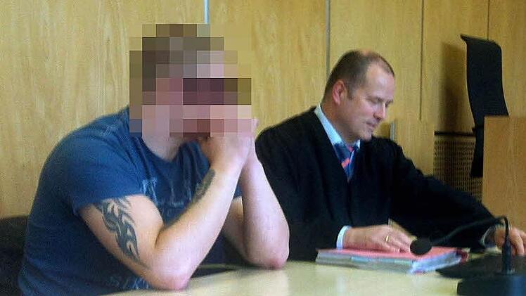 Der Angeklagte und sein Verteidiger Thomas Drehsen. Ob sie in Revision gehen, ist noch nicht klar. Foto: Christiane Lehmann