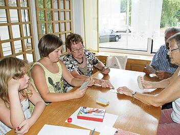 Ab 21. September ist das "Sternstübla", der Bürgertreff im Trossenfurter Oberaurachzentrum, wieder geöffnet mit einem abwechslungsreichen Programm. Immer am ersten Freitag im Montag ist zum Beispiel Spiele-Nachmittag für Jung und Alt. Foto: Sabine Weinbeer