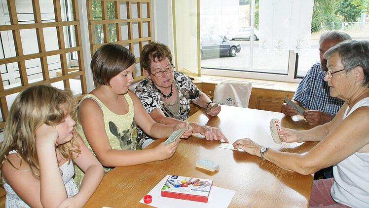 Ab 21. September ist das "Sternstübla", der Bürgertreff im Trossenfurter Oberaurachzentrum, wieder geöffnet mit einem abwechslungsreichen Programm. Immer am ersten Freitag im Montag ist zum Beispiel Spiele-Nachmittag für Jung und Alt. Foto: Sabine Weinbeer