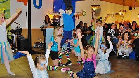 Die Kindergruppe "Gefäiller Waille". Foto: Sigismund von Dobschütz