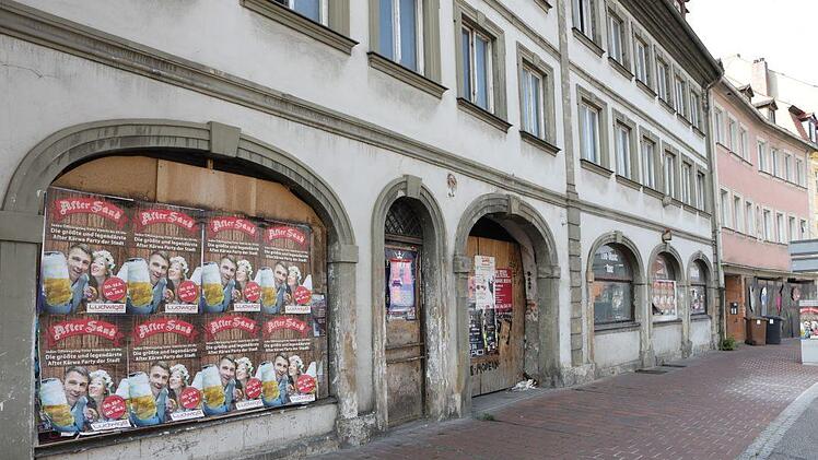 Das ehemalige  Gasthaus Roter Ochse in der  Unteren Königstraße  gehört der gleichen Investorenfirma wie das Sound-n-Arts-Gebäude. Ein Ärgernis - und ein Politikum.  Foto: Barbara Herbst