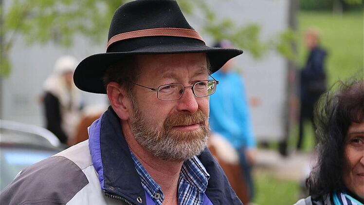 Aus der Region Ansbach kam Landwirt Reinhold Adel angereist, um am Protestmarsch teilzunehmen. Foto: Gerd Schaar