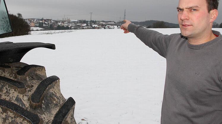 In Richtung Westen geht es am Umspannwerk vorbei.
