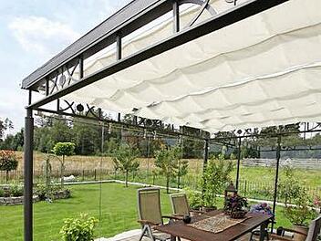 Auch für Terrasse und Garten bietet Kanler & Seitz geschmackvolle Überdachungen.  Fotos: Seitz