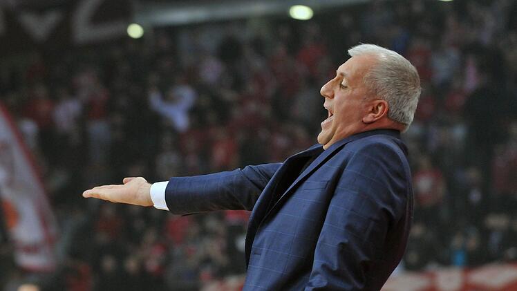 Zeljko Obradovic hat bereits neun Euroleague-Titel gesammelt. Mit Fernerbahce Istanbul will er den Titel verteidigen und seine zehnte Trophäe holen. Foto: Nagiotis Moschandreou/dpa