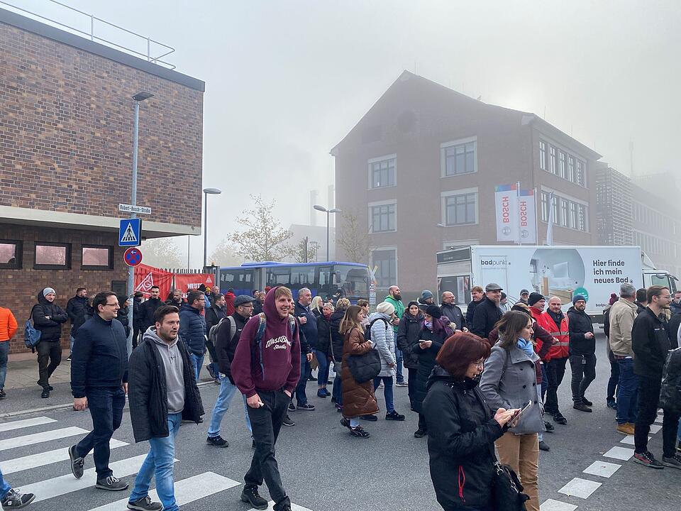 Bamberger Bosch-Belegschaft im Warnstreik - "heiße Woche" der IG Metall läuft