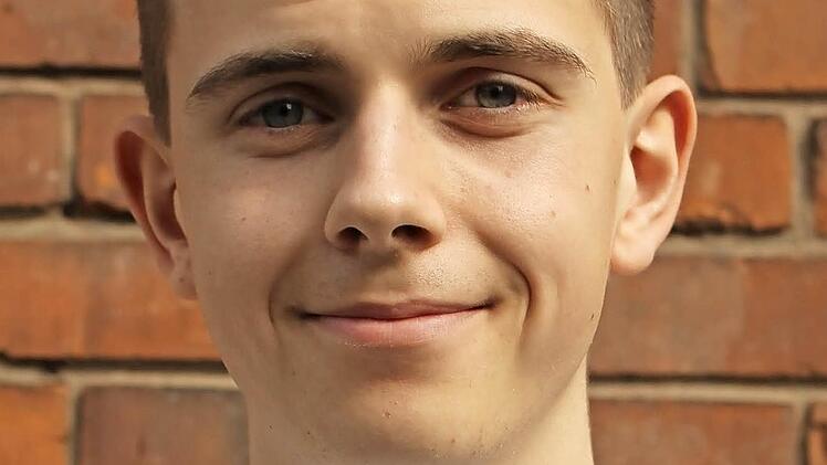 Kevin Schätzlein, 17 Jahre aus Pettstadt: Kevin Schätzlein besuchte die Realschule in Ebern. Nach Praktika bei der Fränkischen und der AOK machte er eines im Landratsamt. "Dort durfte ich sofort selber etwas machen. Das war wirklich toll", meint der angehende Verwaltungsfachangestellte.