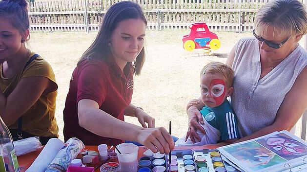 Alljährlich freuen sich die jüngsten Besucher des Dorffests auf den Familiennachmittag am Sonntag. Heuer bietet die Dorfjugend neben Kinderschminken das Bemalen von Jute-Taschen an. Foto: Heike Schülein/Archiv