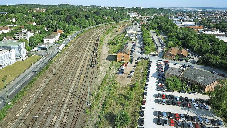 Der Blick auf den Coburger Güterbahnhof - festgehalten vom Oktokopter. Mehr Fotos von Volkmar Franke unter www.hochbild-design.de