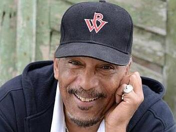 Ron Williams blickt in "Hautnah" auf sein Leben zurück.pr