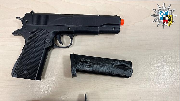 N&uuml;rnberg: Halloween-Fotoshooting l&ouml;st Polizeieinsatz aus - "Mit MP5 zu Boden gebracht"