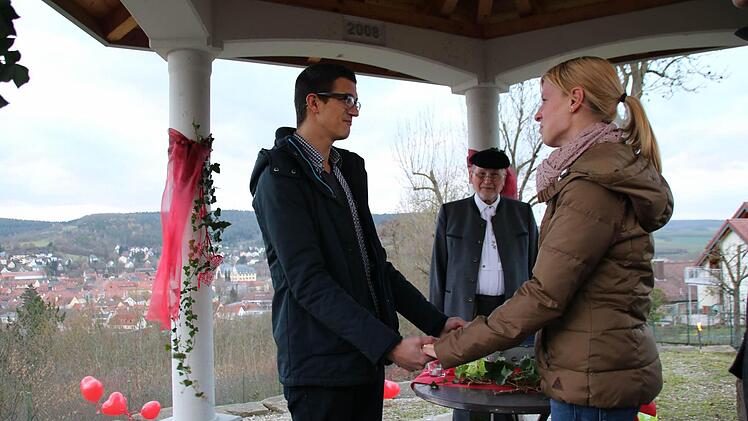 Verlobung am Verlobungstempel. Foto: Heike Beudert