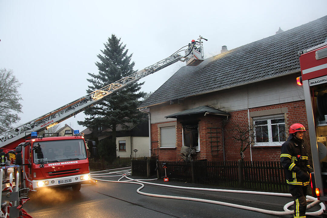 Wohnhausbrand in Coburg: Bewohnerin wurde schwer verletzt – Haus unbewohnbar