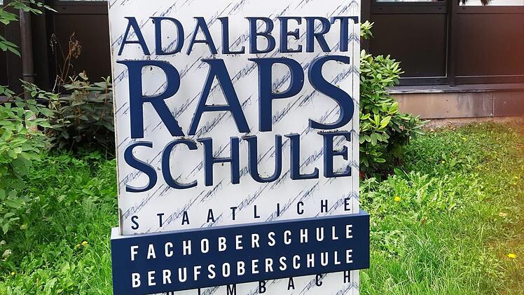 Eine 13. Klasse der Kulmbacher Fachoberschule hatte nach nur einem Schultag wieder zwei freie Tage - weil ihre Lehrerin mit dem Corona-Virus infiziert ist. Foto: Christian Schuberth