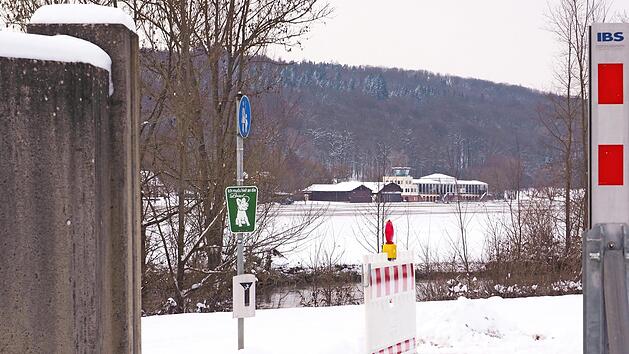 Das Hochwasserschutztor am Hallenbad ist bereits seit dem Wochenende wieder ge&ouml;ffnet.