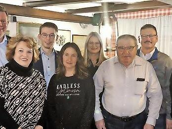 Neuwahlen gab es beim CSU-Ortsverband Bad Brückenau: (hinten, von links) Bezirkstagskandidat Martin Wende, Janik Veit, Andrea Schubert und Heribert Übelacker; (vorne, von links): Brigitte Meyerdierks, Heike Kötzner, Karl Veit und CSU-Ortsgeschäft...