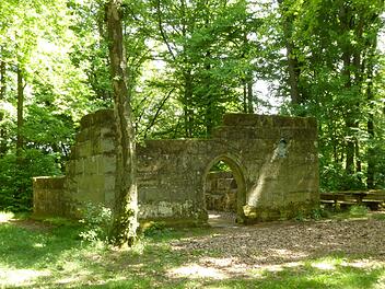 Ruine der Helenenkapelle Alle Fotos: Andreas Reu&szlig;