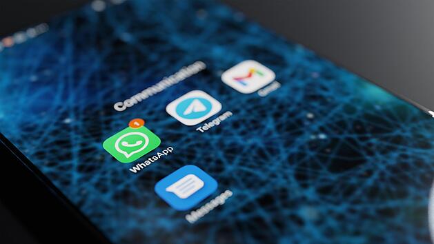 whatsapp messenger smartphone handy app nachrichtendienst facebook instagram social media