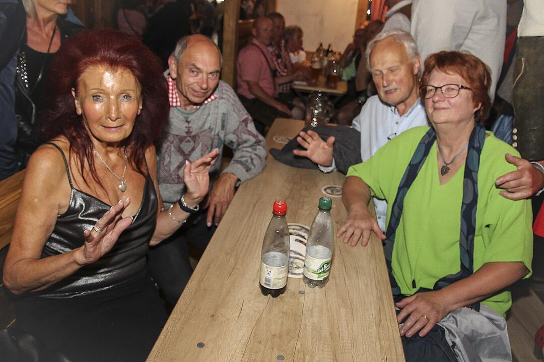 Es spielten die "Kasendorfer Musikanten" und "Die Wilderer".