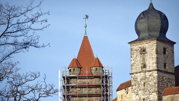 Der eingerüstete Rote Turm der Veste CoburgJochen Berger