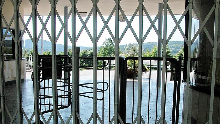 Eine vorzeitige Schließung des Terrassenfreibades aus Kostengründen hat einen deutlich geringeren Einsparungseffekt, als der Stadtrat bisher vermutet hat. Foto: Thomas Ahnert