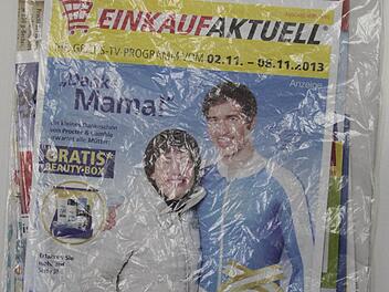 Jede Woche landet die eingeschweißte Werbung "Einkauf aktuell" in den Briefkästen. Foto: Josef Hofbauer