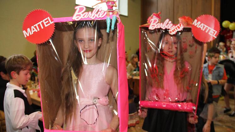 Auch zwei Barbie-Puppen wurden gesichtet.  Fotos: Gerda Völk
