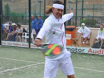 Als Tennislehrer beherrscht Payrleitner auch die Padel-Technik bestens. Lediglich an Erfahrung mangelt es noch. Fotos: privat