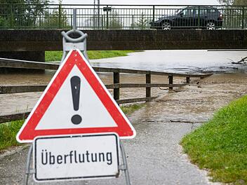 Amtliche Dauerregen-Warnungen in Franken