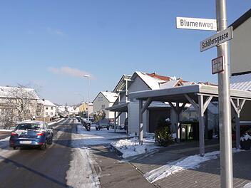 Am Scheideweg: Während die Gemeinde Weitramsdorf gegen das Urteil zu den Straßenausbaubeiträgen in der Schäfersgasse Berufung beantragen wird, nimmt sie das Urteil des Bayreuther Verwaltungsgerichtes zur Neukalkulation der Beiträge im Blumenweg an. Foto: Berthold Köhler
