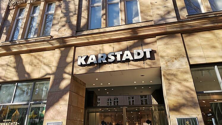 Galeria Karstadt Kaufhof: Beschäftigte erhalten Schock-Nachricht - bis zu 90 Filialen soll Aus drohen