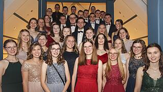 Der traditionelle Bauernball lockte viele Gäste an Der traditionelle Bauernball lockte viele Gäste an