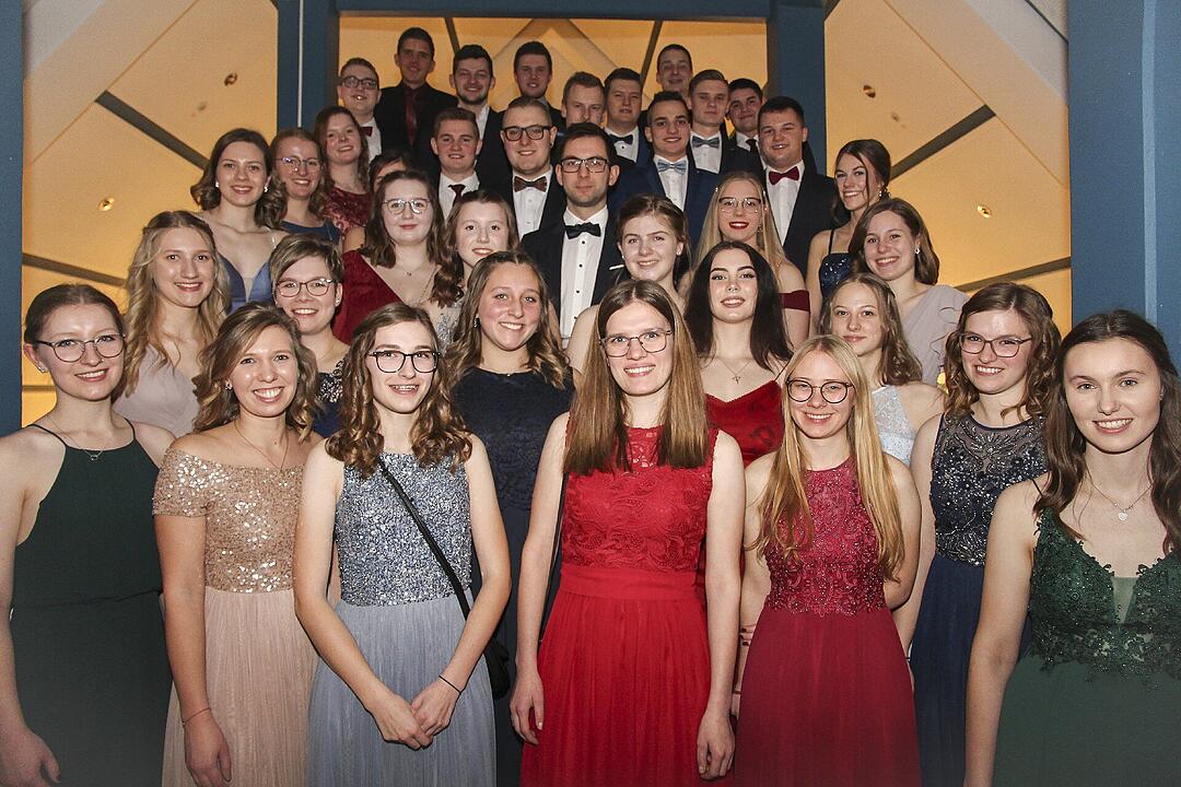 Der traditionelle Bauernball lockte viele Gäste an