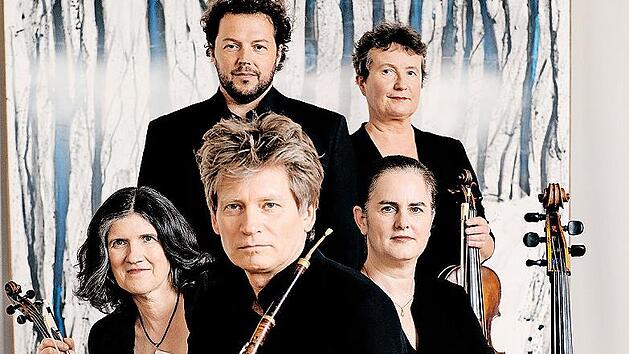 Der renommierte Bariton Florian G&ouml;tz (mit Bart) gastiert am 8. Februar zusammen mit dem Grundmann-Quartett mit der &bdquo;Winterreise&ldquo; von Franz Schubert im R&uuml;gheimer Sch&uuml;ttbau.