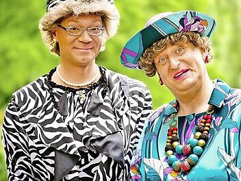 Waltraud und Mariechen, alias Heißmann und Rassau - das Komiker-Duo aus Fürth gastiert am Freitag, 17. Juli, auf der Bühne im Hof von Schloss Eyrichshof. Foto: pr