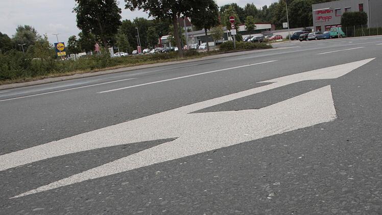 Die Situation im Forchheimer Norden ist eindeutig. Dennoch biegen hier viele Autofahrer links ab. Foto: Josef Hofbauer