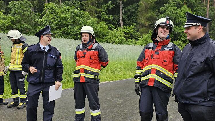 Oberfränkische Feuerwehrmannschaften nahmen an Bezirksleistungsmarsch teil