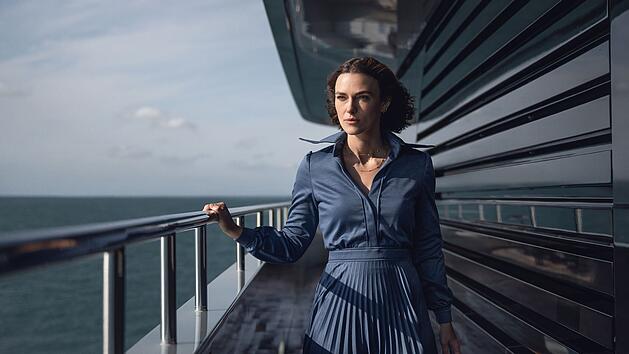 Ein Mord an Bord eines luxuriösen Kreuzfahrtschiffes - und keinen interessiert's? Reisejournalistin Laura (Keira Knightley) findet mit ihrer Beobachtung kein Gehör, weil kein Passagier zu fehlen scheint.